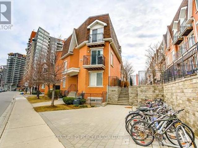 Townhouse for sale in Woburn, Ontario
