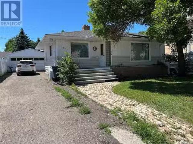 House for sale in Gravelbourg, Saskatchewan
