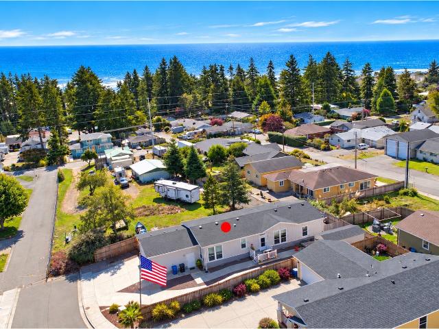 House for sale in Brookings, Curry County