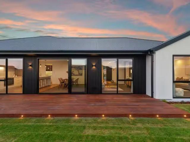 House for sale in Chaslands, Canterbury