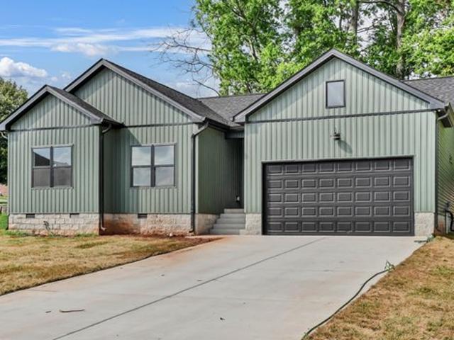 House for sale in Trenton, Kentucky