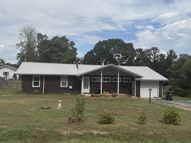 House for sale in Cassville, Barry County