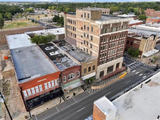 Commercial for sale in Paris, Lamar County