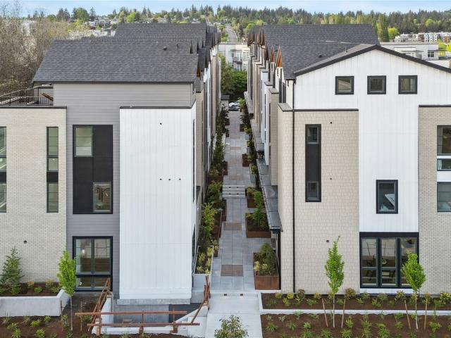 Condo for sale in Kirkland