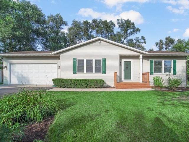 House for sale in Mchenry, Illinois