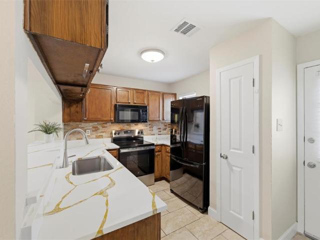Townhouse for sale in Euless, Texas