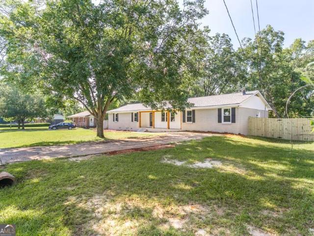 House for sale in Bonaire, Georgia