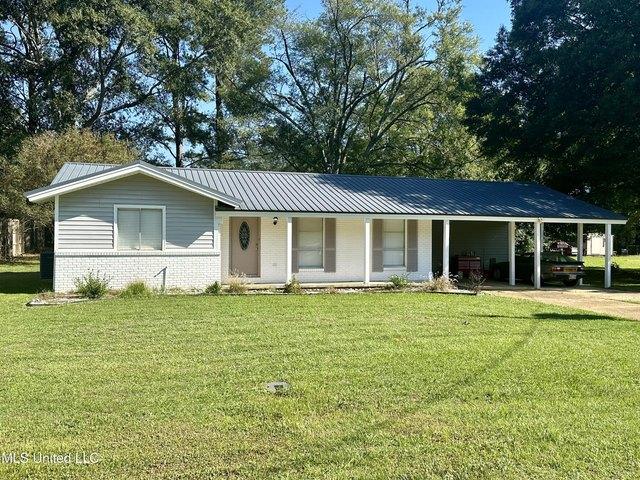 House for sale in Duck Hill, Mississippi