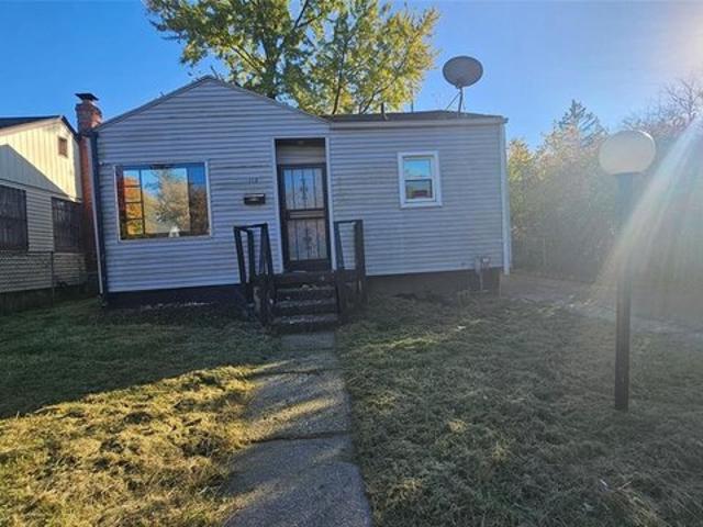 House for sale in Flint, Genesee County
