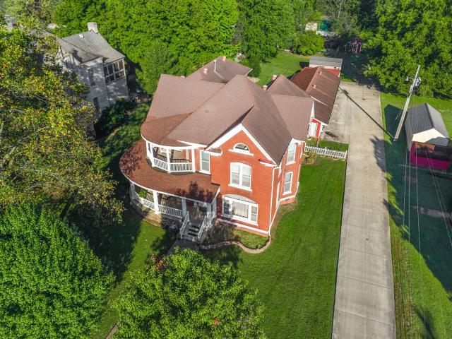 House for sale in Guthrie, Kentucky