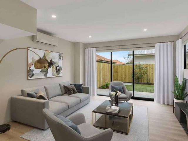 Townhouse for rent in Edgeware, Canterbury