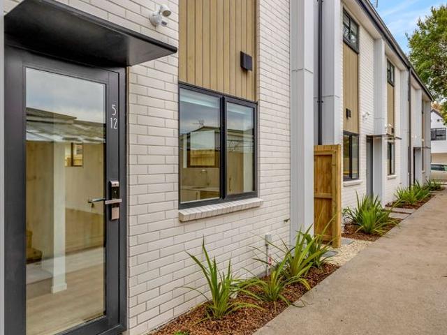 House for rent in Edgeware, Canterbury