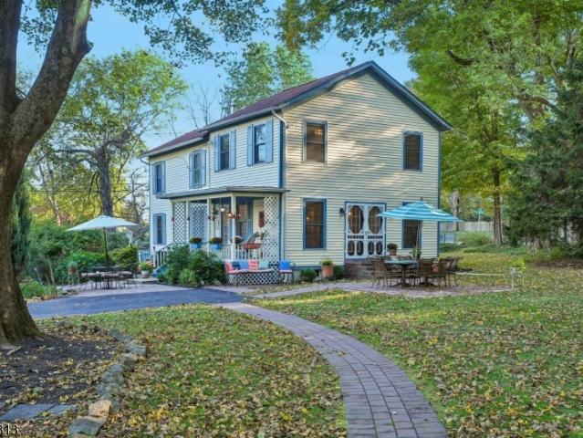 House for sale in Schooleys Mountain, Washington Township