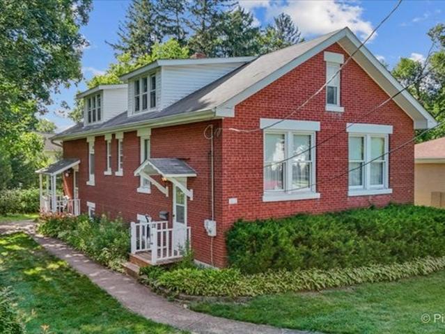 House for sale in Mchenry, Illinois