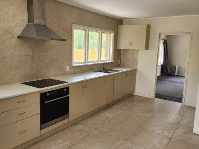 House for rent in Chaslands, Canterbury
