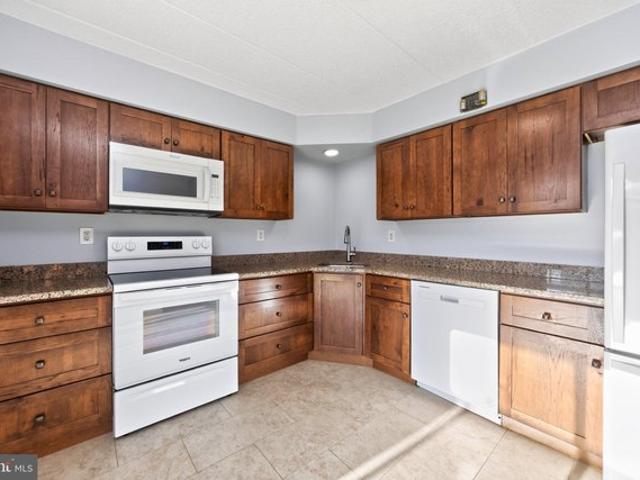 Condo for sale in Chester, Pennsylvania