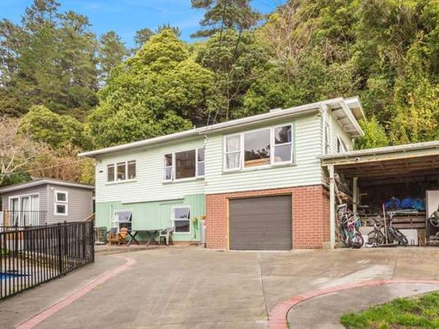 House for sale in Days Bay, Wellington