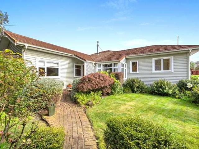 House for sale in Chaslands, Canterbury