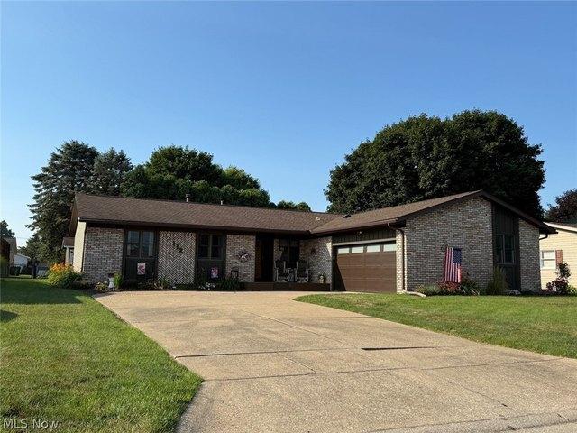 House for sale in Dover, Ohio