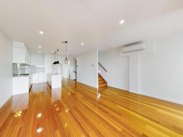 Townhouse for rent in Camerons Creek, Victoria