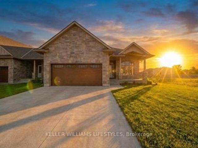 House for sale in Forest, Lambton Shores