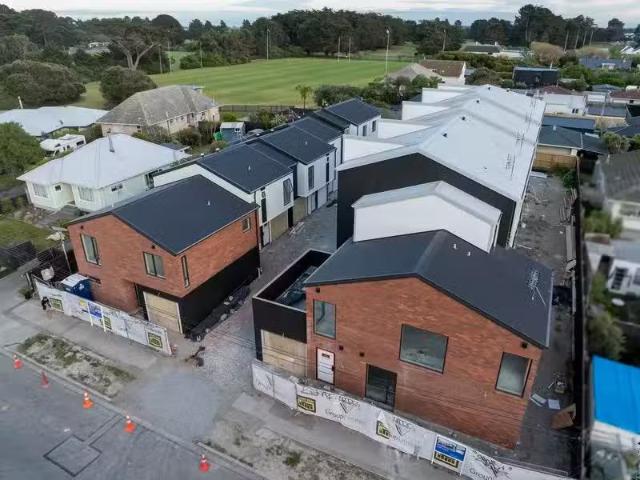 House for sale in Chaslands, Canterbury
