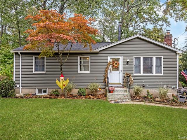 House for sale in Sound Beach, Town of Brookhaven