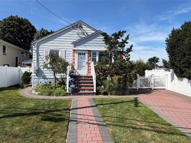House for sale in Hicksville, Nassau County