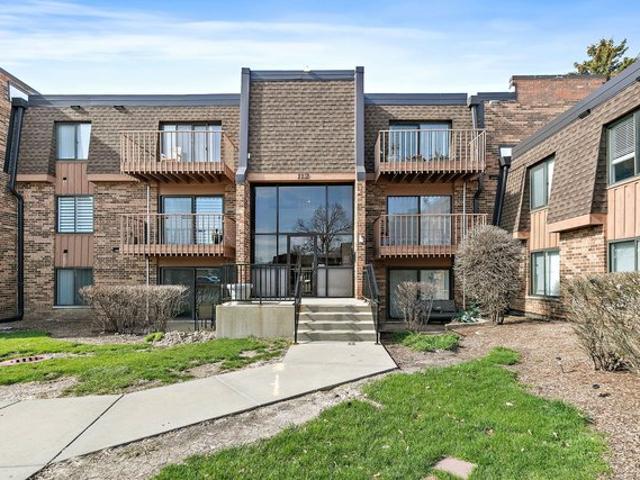Condo for sale in Schaumburg, Illinois