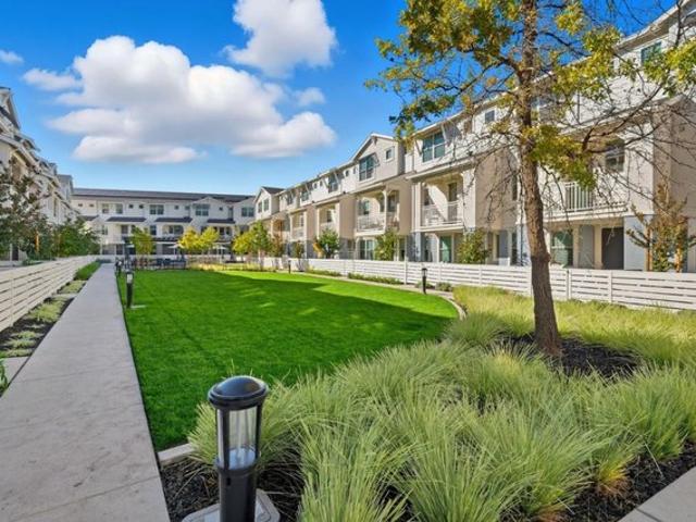 Condo for sale in Walnut Creek, California