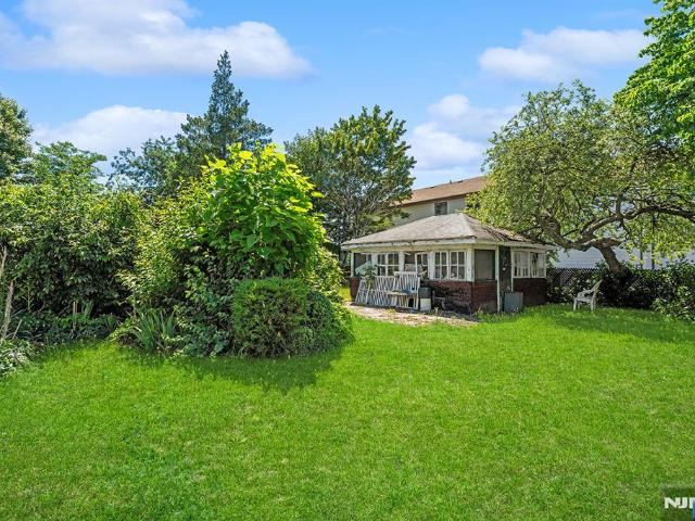 House for sale in Lyndhurst, New Jersey