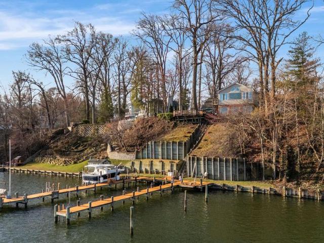 House for sale in Riva, Maryland