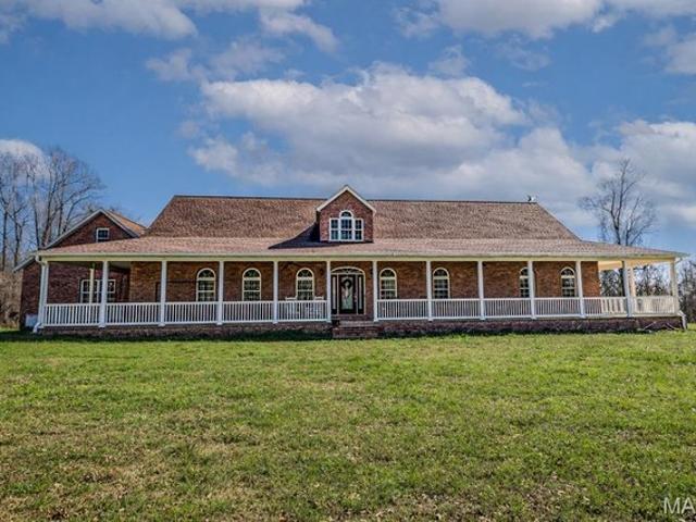 House for sale in Benton, Scott County