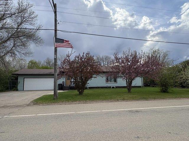 House for sale in Surrey, North Dakota