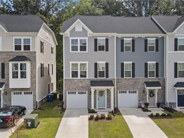 Townhouse for sale in Virginia