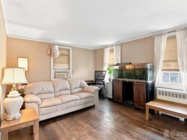 House for sale in Edison, New Jersey