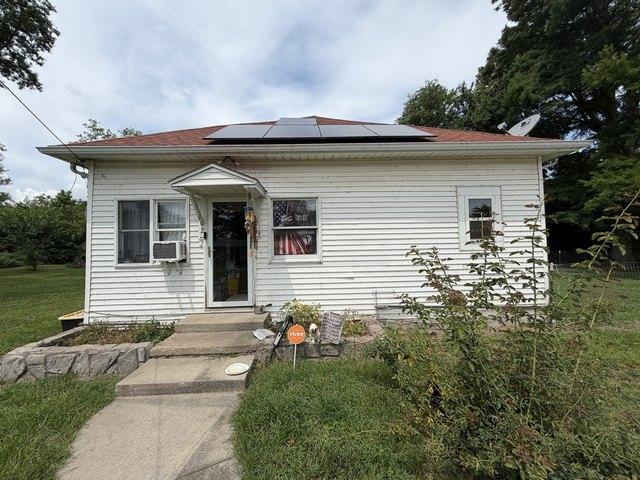 House for sale in Sandoval, Illinois