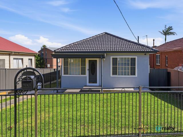 House for rent in Wollongong West, New South Wales