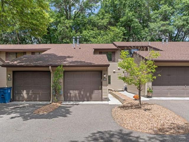 Townhouse for sale in Circle Pines, Minnesota