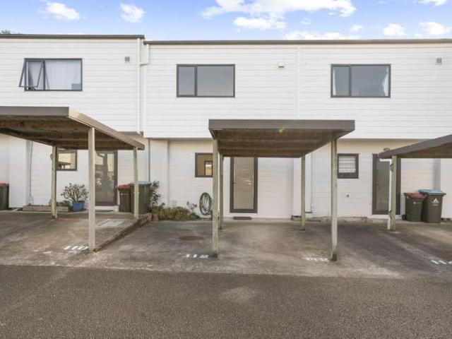 Townhouse for sale in Mount Wellington