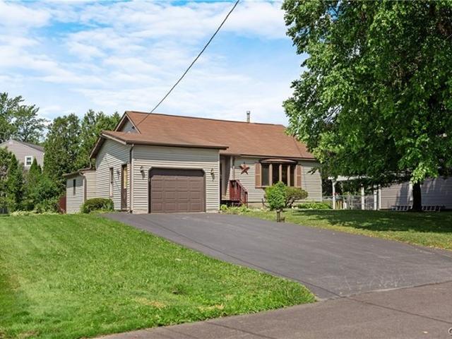 House for sale in Jamesville, New York