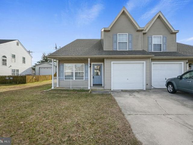 Townhouse for sale in Delaware