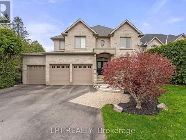 House for sale in Aurora, Golden Horseshoe