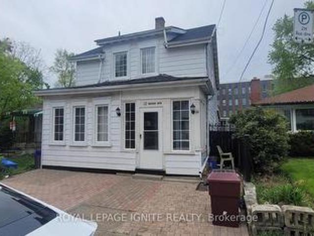 House for sale in West Hamilton, Hamilton