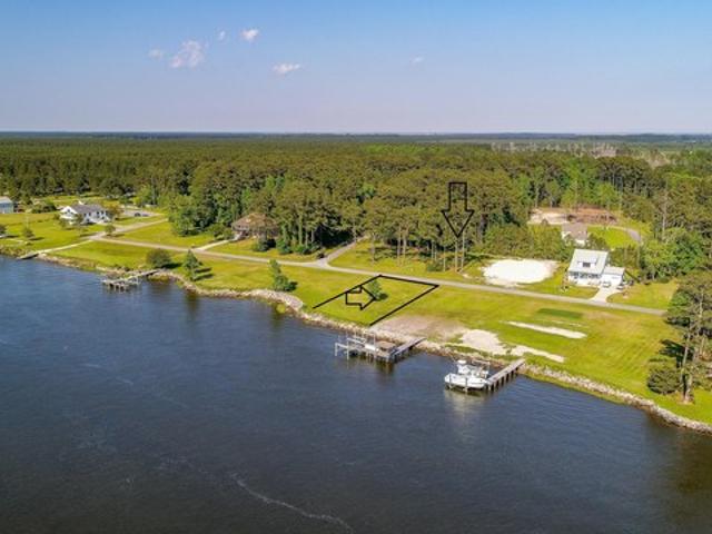 Land for sale in Beaufort, North Carolina