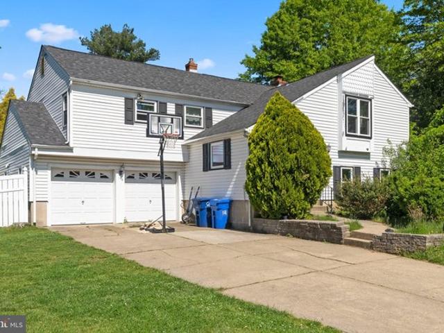 House for sale in Mount Laurel, New Jersey