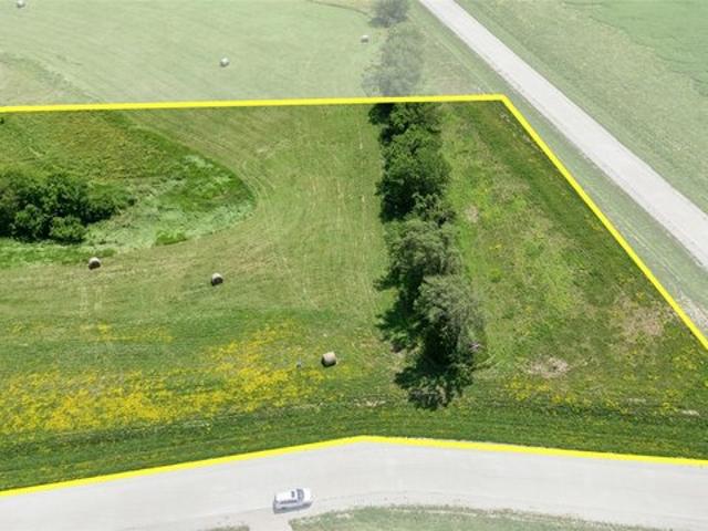 Land for sale in Winterset, Iowa