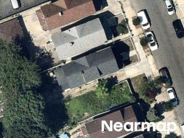 House for sale in Queens, Arverne