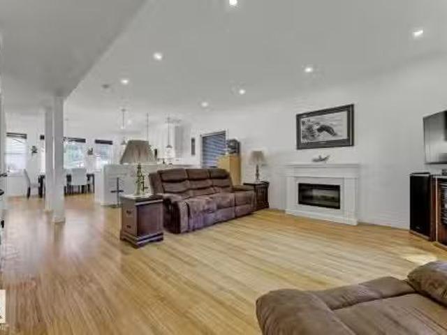 House for sale in Alberta Avenue, Edmonton