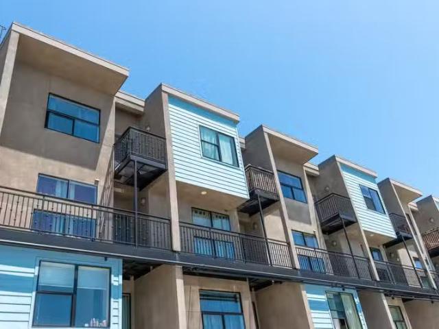 Condo for rent in Oakland